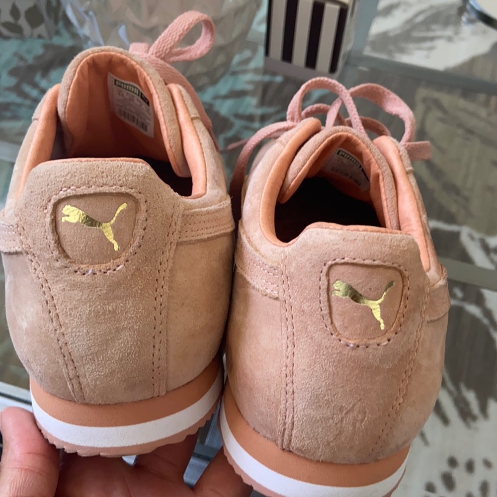 Women Puma sneakers